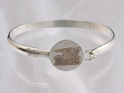 Patriots hook bracelet