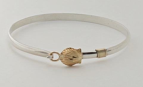 Scallop hook bracelet
