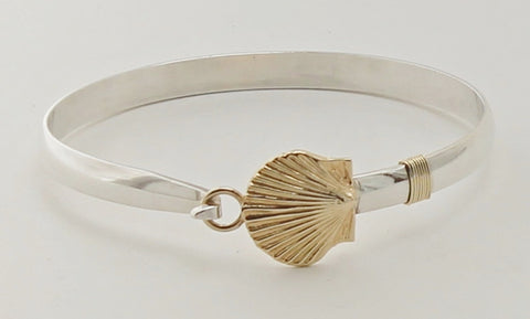 Scallop hook bracelet